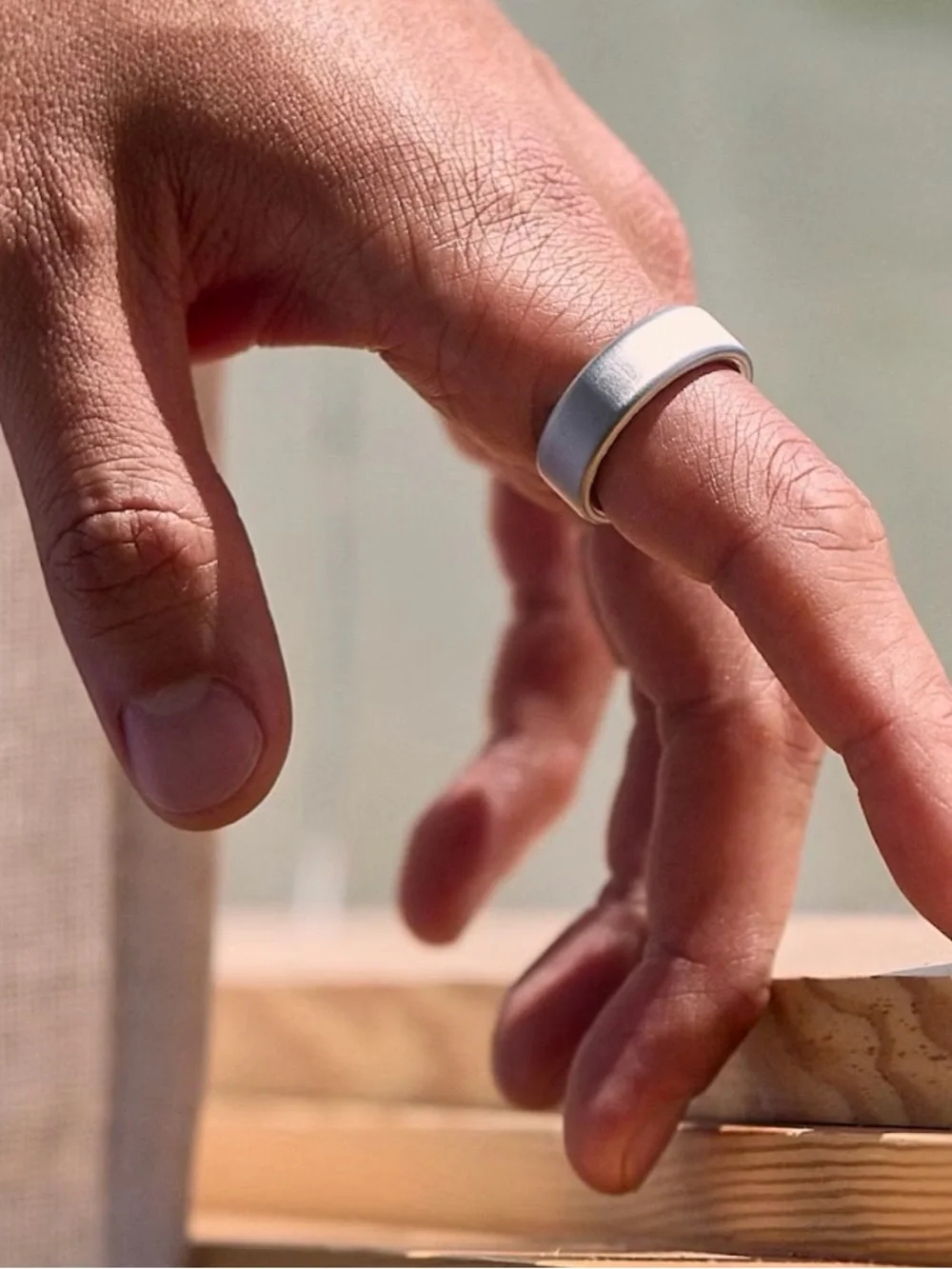 Aura Silver Smart Ring with Brushed Metal Finish